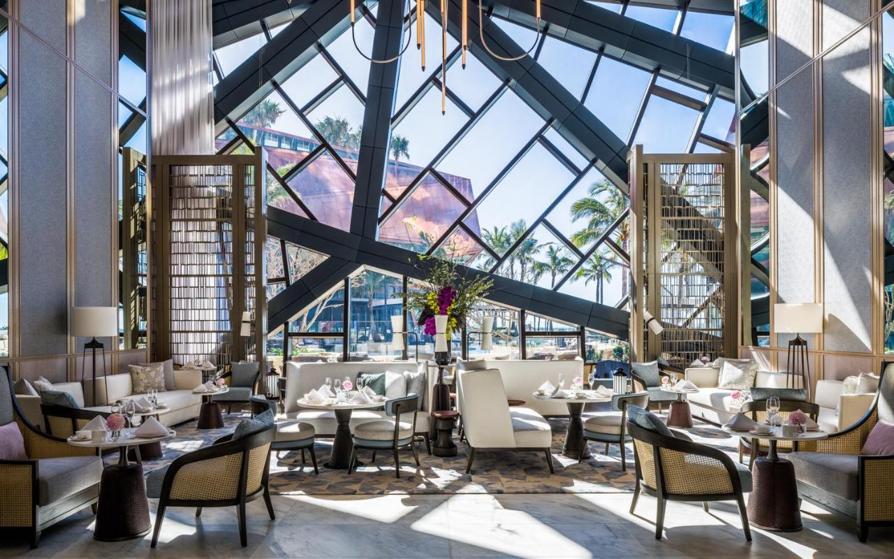 The Langham, Gold Coast And Jewel Residences Bagian luar foto The lobby