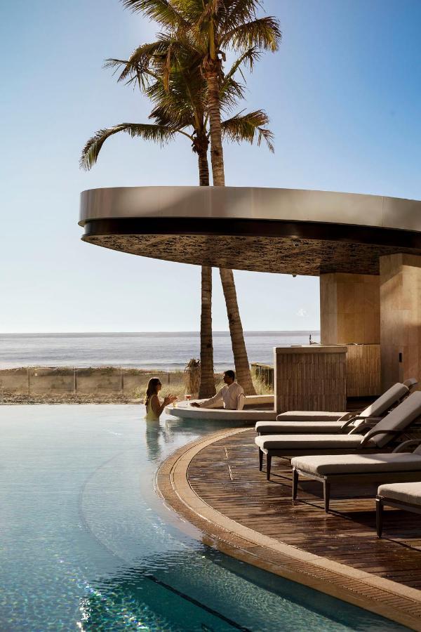 The Langham, Gold Coast And Jewel Residences Bagian luar foto The pool at the Cape