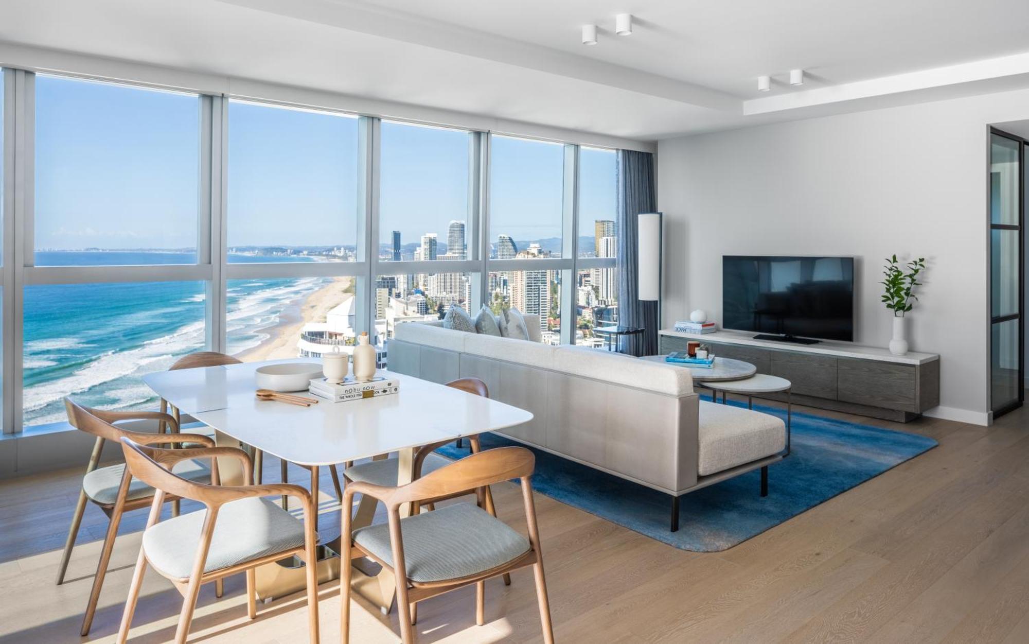 The Langham, Gold Coast And Jewel Residences Bagian luar foto The living room of a typical apartment